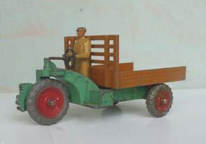 Swivelling front roller. 'High' canopy. Driver. Chipped. Price ( ): 7.50 4.16 25r (420) Leyland 'Beaver' Forward-Control Lorry.