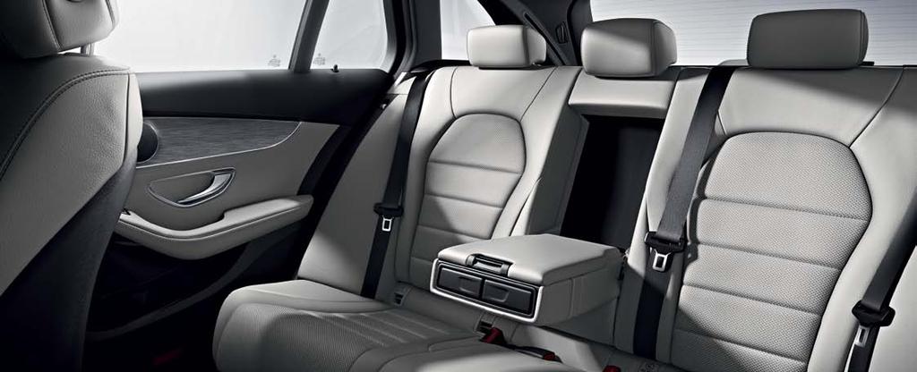 37 Space with stature. The rear of the new C-Class offers tangibly more comfort. The restyled cushions and the generous kneeand legroom ensure relaxation every kilometre of the way.