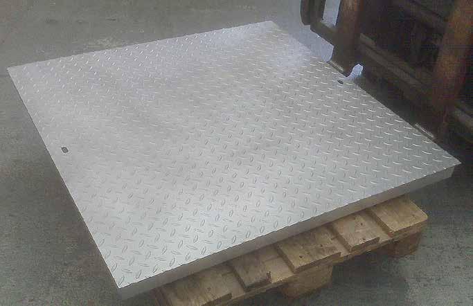 Features q Chequer Plate surface finish q Lockdown feature available q Shallow Tray Depth 20mm for light loading areas q 4 Lifting points