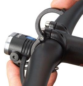 The order of o-ring, screw, o-ring, handlebar mount, lamp must be strictly adhered to as shown