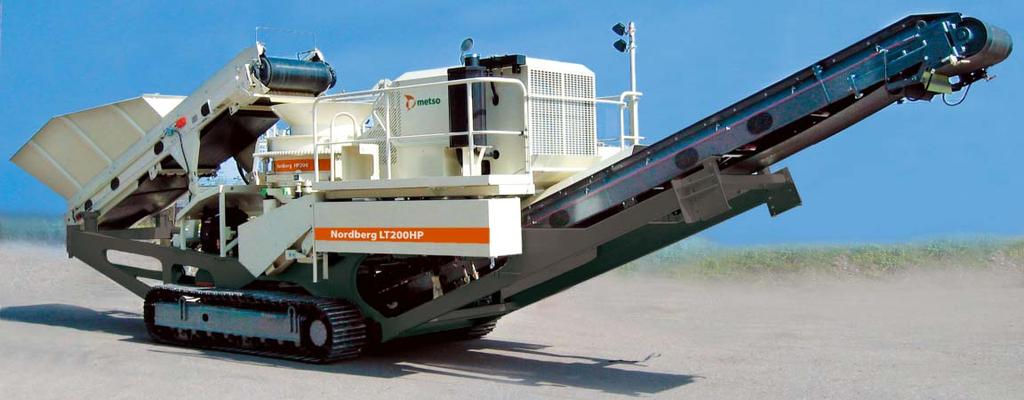 Lifting conveyor is hydraulically lowered to transport position Quick relocation and