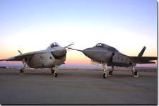 JOINT STRIKE FIGHTER Boeing X-32 Lockheed Martin X-35 http://www.thefighterenterprise.