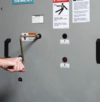 Installation checks and functional tests Figure 4: Manual charging of the closing springs The suggested procedure to engage the racking mechanism is as follows: 1. The circuit breaker must be OPEN.