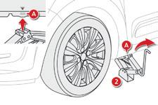 Practical information F Position the foot of the jack 2 on the ground, ensuring that it is directly below the front A or rear B jacking points provided on the underbody, whichever is closest to the