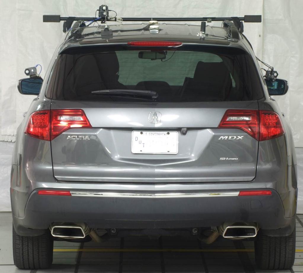 Figure 28. SUV DAS (Acura MDX) Rear In all maneuver scenario trials for all tested -equipped vehicles, the DAS vehicles were driven by the same person. 6.3.