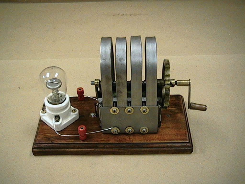E7-09 HAND CRANK GENERATOR [DSC# 5K40.80] Crank generator Demonstrates Faraday s Law Notes: The crank generator consists of permanent magnets with an armature that rotates as the handle is turned.