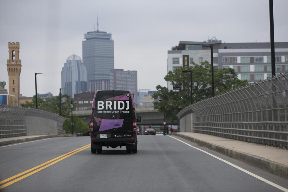 MICROTRANSIT HIGHLIGHTS: Q4-Q1 2016-17 Boston s MBTA and Bridj in exploratory talks to offer late-night microtransit service Proposal would lower MBTA costs by 35% per