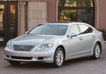 LEXUS LS 460 HIGHLIGHTS Regular (460) and extended (460 L) wheelbase models available in rearor all-wheel drive Standard 380 hp V8 engine (357 hp on AWD) New exterior styling includes revised front
