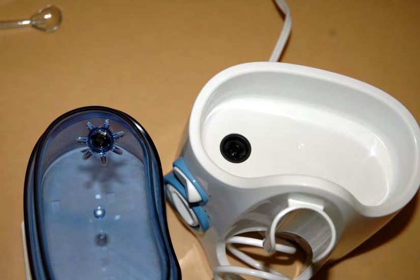 Systems The Waterpik can be classified into three main systems: Reservoir Pump/motor Wand/tip.
