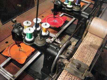 Avtomatizacija stroja za vezenje Ivan VENGUST Izvleček: V članku so opisane glavne značilnosti projekta avtomatizacije stroja za vezenje.