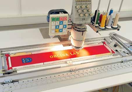 Zaključno testiranje stroja; izdelek je sedaj tudi pri visokih hitrostih obratovanja brezhiben. tkanino.