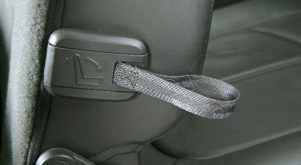 d-row seat. 2. Pull outward on the handle (B) on the outboard side of the seat cushion and slide the seat forward or rearward. 3. Release the handle.