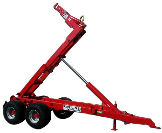 The trailer is equipped with a strong pendulum bogie that has been equipped with brakes on all