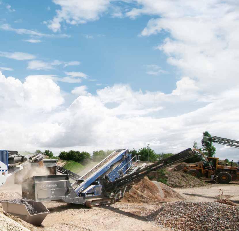 MC 110 EVO THE EFFICIENT HIGH-PERFORMERS 17 Efficient and still easy to transport: both versions of the MC 110 EVO impress in primary crushing with a high hourly output and powerful crusher.