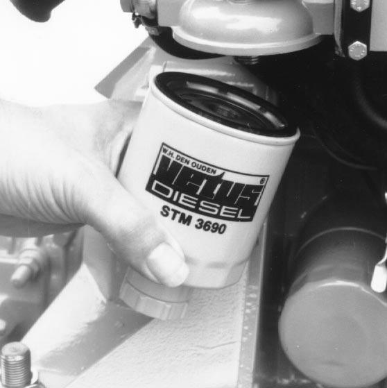 Maintenance Fuel filter replacement Every 500 operating hours. FUEL FILTER, ART.