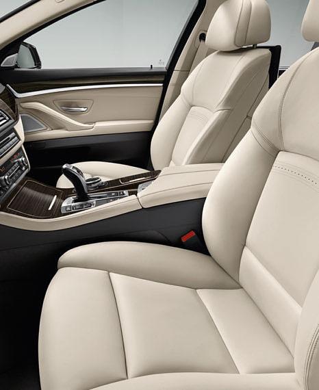 surface. 453 Seat ventilation, front, for a pleasantly cool seat temperature and noticeably more comfort.