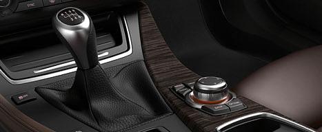 Gearshift paddles only available in conjunction with SPORT automatic transmission or automatic transmission with gearshift paddles.