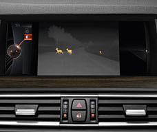 Information shown includes current speed, navigation instructions, Speed limit display and no-overtaking indicator, Check Control messages and infotainment.