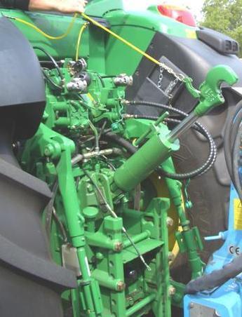 This belongs to the past with the help of the John Deere EasyGuide Center Link system available now for field installation.