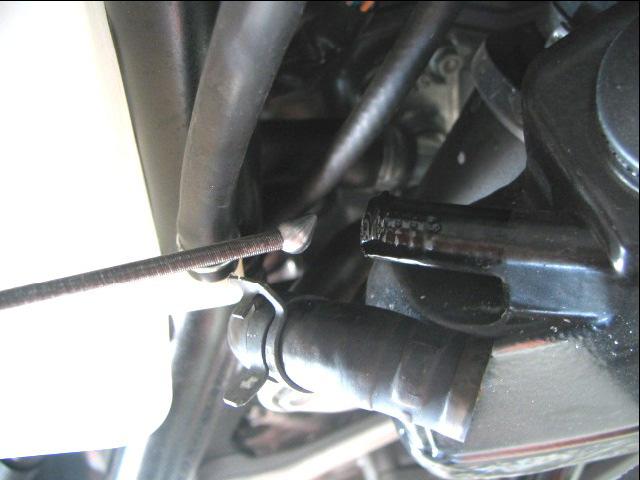 The procedure to check the opening inside the connector is identical