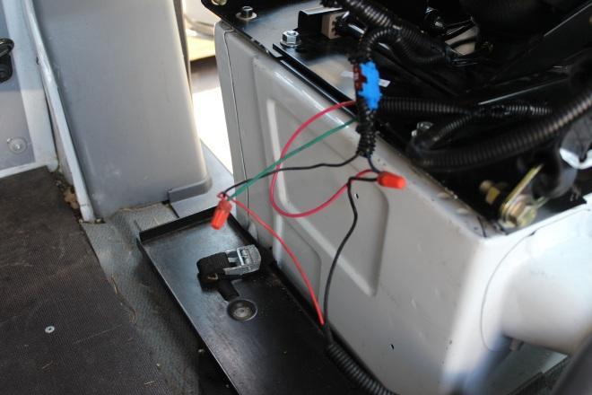 Figure 15: Splicing Compressor Wires to Fuse Box Wires Figure 16: Splicing Driver and Passenger Compressor