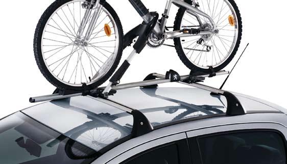 and helps to keep the interior cool. 4. Rear mounted cycle carrier 7. Dog guard 11.