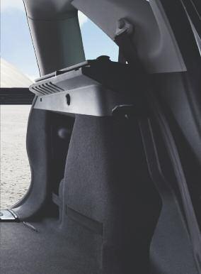 2/3-1/3 split rear seat folds completely with a single action of the seat back control, leaving a flat floor that is extremely practical for large load.