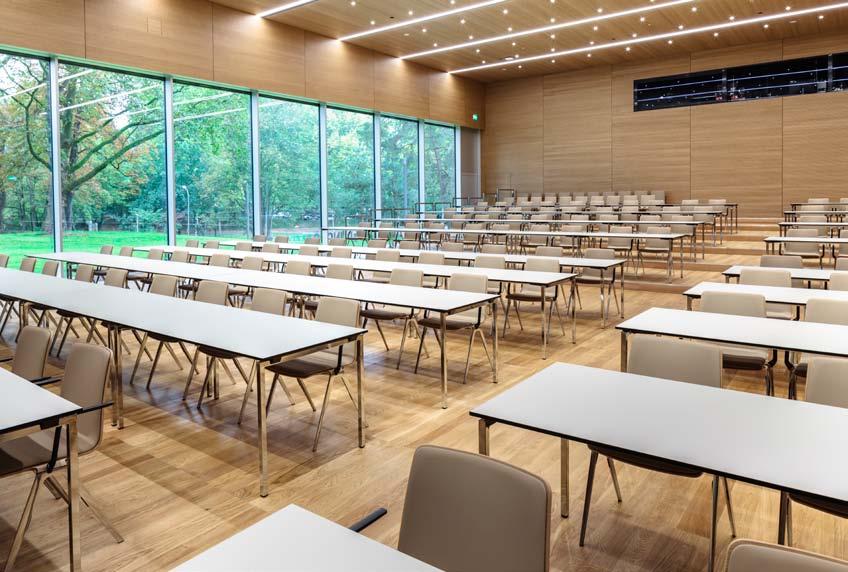 Thanks to its slim legs, the A-chair does not deflect attention away from the architecture, not even with 500 chairs in one room. Assembly Hall A-Chair.