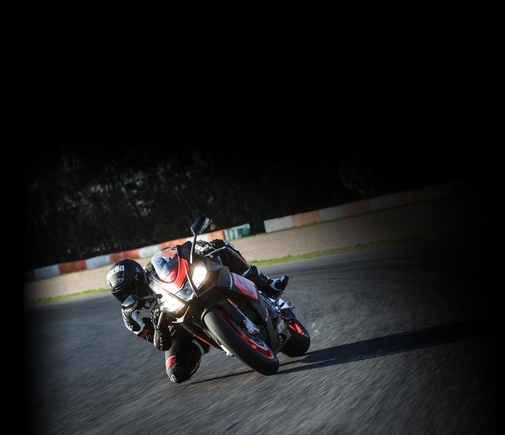 BALANCE RACING BRAKES The braking system on the RSV4 confirms its status as an absolute benchmark: powerful, precise and modular.