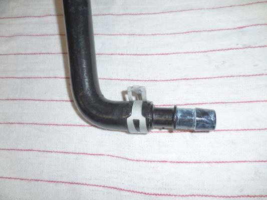 Install the 5/8 (16 mm) hose mender into the 5/8 (16 mm) 90 hose (2.