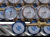 The High Pressure Regulator A supply of oxygen at a pressure of 3Mpa (30 bar) (3000Kpa) within 10 meters of the calorimeter system is required.