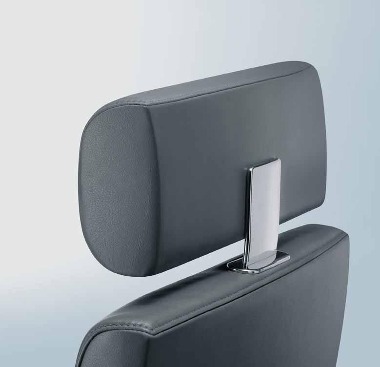 Just as with the swivel chair, the armrests move
