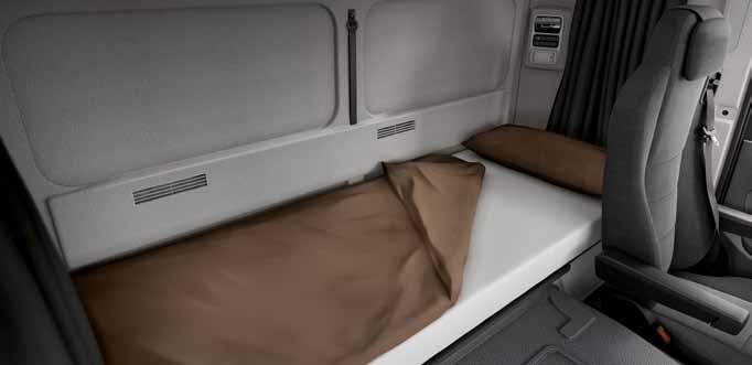 Seat/bunk combination 1). The flexible seat/bunk combination can be configured to offer either sleeping accommodation for one person or seating with a continuous backrest for up to four people.