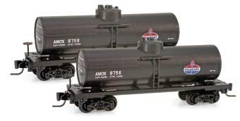 They were built as part of EMD orders 7675 and 7829 for the ATSF railroad in 1964 and 1965, respectively.