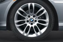 0 Multi Spoke (Style 284) light alloy wheels with 225/45 run-flat 1 allseason tires. (std.