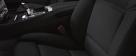 Sport seats, for driver and front passenger, offer optimum lateral support.