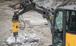 This compact excavator can be used on more jobsites, with a reduced risk of damage, for increased versatility and durability.