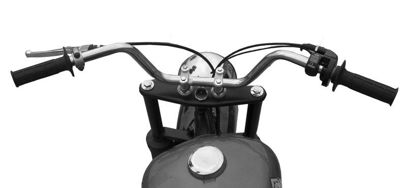 SWITCHES ON RIGHT HANDLEBAR Ignition switch The ignition switch is provided