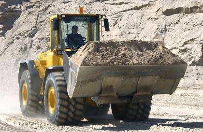 Operator Efficiency Example #1 Sand Plant 5 wheel loaders (L110) Cost improvement desired