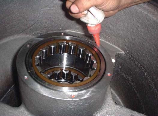 Step 6. Install the first suction radial bearing outer ring.
