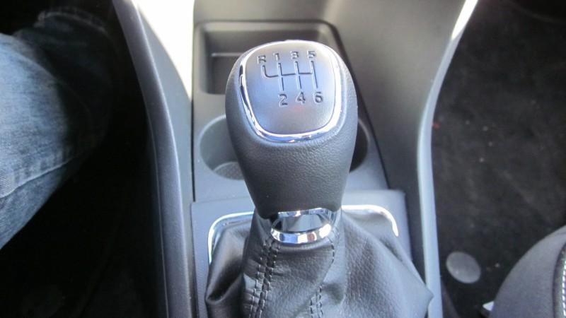 4 / 21 GEARS Learn to remember where all gears situated. You can t watch gear knob when you re driving.