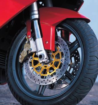 The Brembo Gold Series braking system guarantees modulated precise braking in all situations, thanks to the