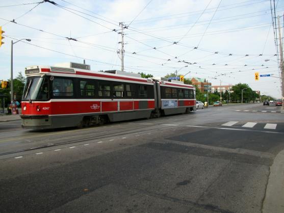 streetcar to generally remain in mixed traffic, with