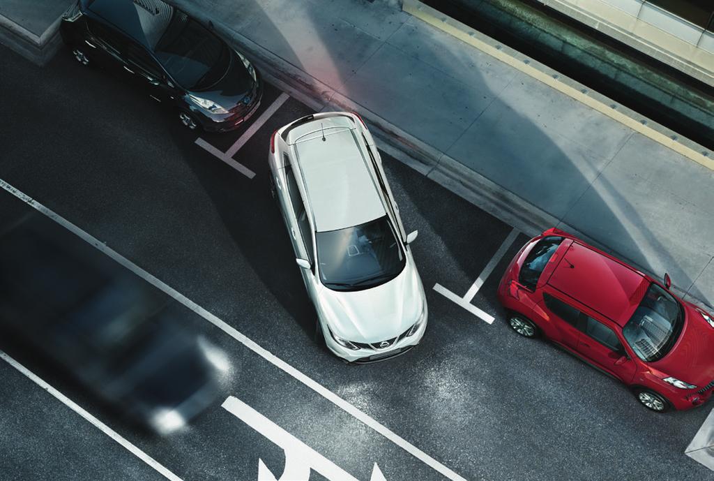 12 BE IN CONTROL AROUND VIEW MONITOR. Four cameras deliver a panoramic exterior view of the Nissan QASHQAI to make reversing and parking a real cinch.