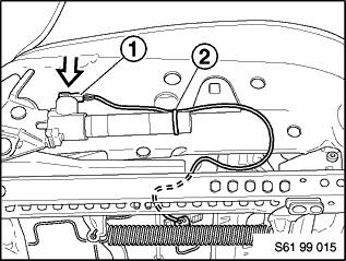 8. Connect the other section of the repair wiring harness (1) to the cut wires of the tensioner ignition circuit by using two crimping connectors (P/N 61 13 8 353 746) and shrink tubing insulation