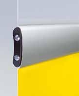 The curtain stability of the door type V 5015 SEL is achieved through proven aluminium profiles and a horizontally stable SoftEdge bottom profile at the lower edge.