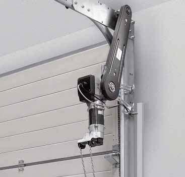 Standard fitting position: horizontal, alternatively vertical, shown with an optional emergency hand chain Can be combined with controls A / B 445, A / B 460, B 460 FU Operator for central mounting