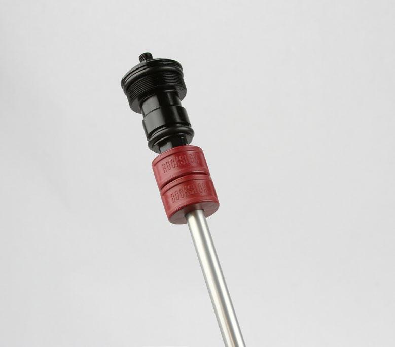 Use an 8 mm hex wrench and a torque wrench with a 24 mm socket to tighten the token to 3.4-4.5 N m (30-40 in-lb). 8 mm 3.