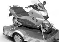 6 70 Riding z Secure motorcycle for transport Protect all components, along which straps are