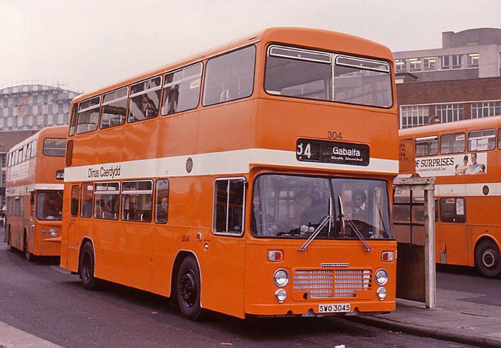 1977 The first 26 of Cardiff s 97 Bristol VRT/SL3/6LXBs had Willowbrook bodywork of a rather plain design.